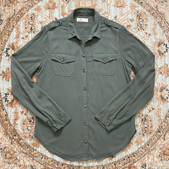 Hollister Women’s Dark Olive Green Slinky Soft Viscose Button Up Shirt In Small - Picture 2 of 11
